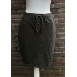 Zoso groen ?? army legergroene rok maat M/38. nieuw