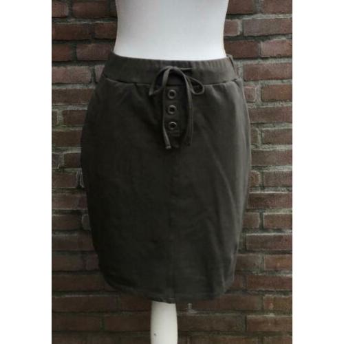 Zoso groen ?? army legergroene rok maat M/38. nieuw