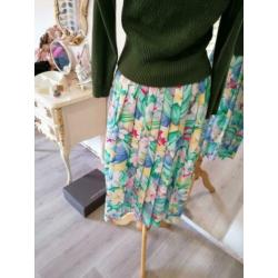 Wow to go vestje, vintage rokjes, leuke retro zomerse items,