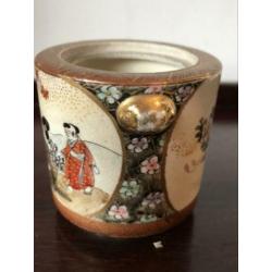 Klein Japans potje porselein Japanse Wierrook potje ? 10 cm