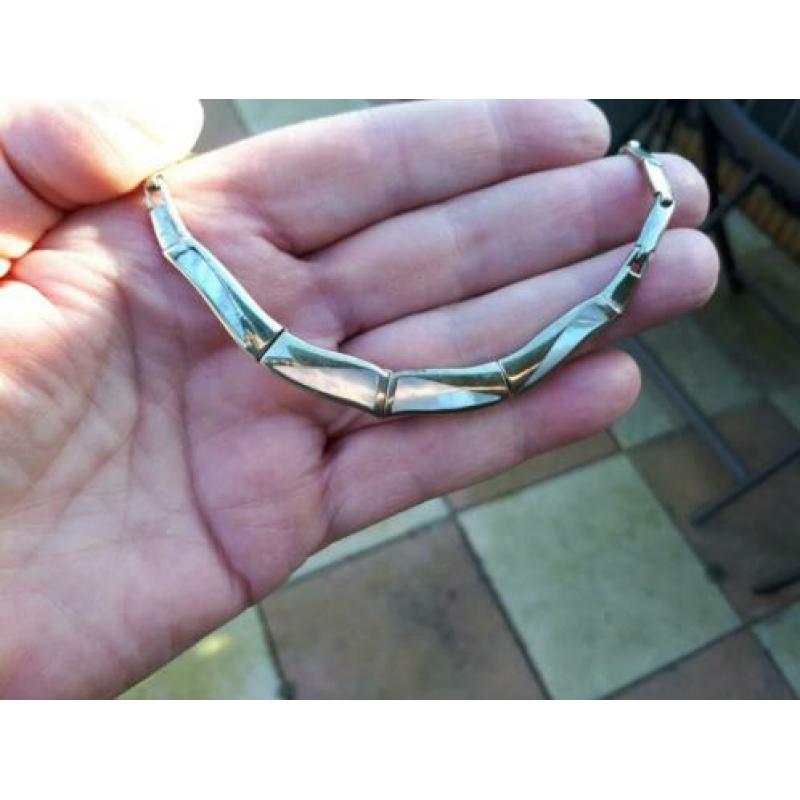 elegante zilveren ketting met grote parelmoer hanger