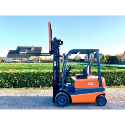 Toyota 2Tn elektra heftruck keuring triplo 6M freelift shift