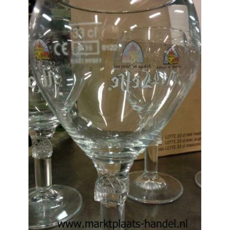 Leffe glazen met mooie voet 33cl (a26)49
