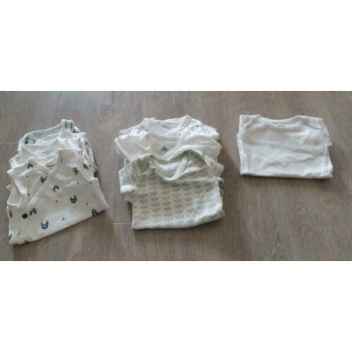 Stapel z.g.a.n. rompers maat 50/56