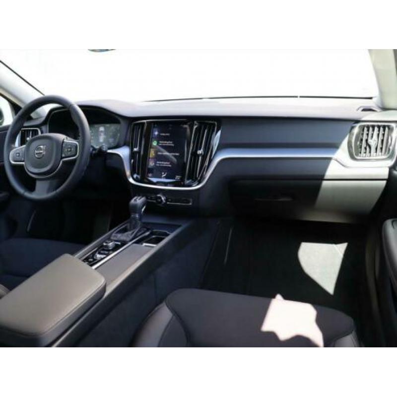 VOLVO V60 T4 190pk Automaat Momentum Pro / Intellisafe / Par