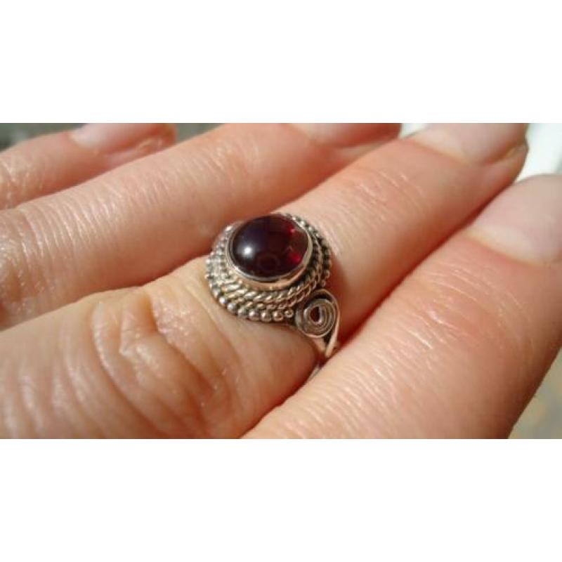 925 zilver / zilveren ring met granaat maat 15,5 - Vanoli