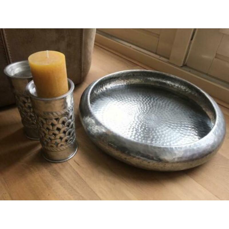 Kandelaars en schaal van fair-trade merk Only Natural