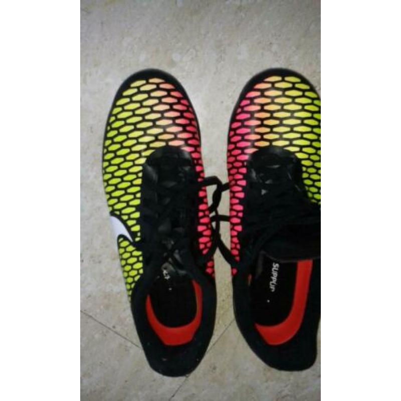 NIKE JR. support - VOETBALSCHOENEN