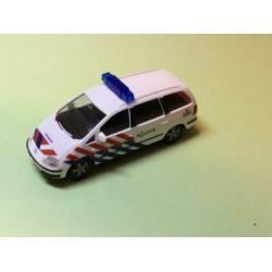 Politie 1:87 VW Sharan Limburg zuid van AWM