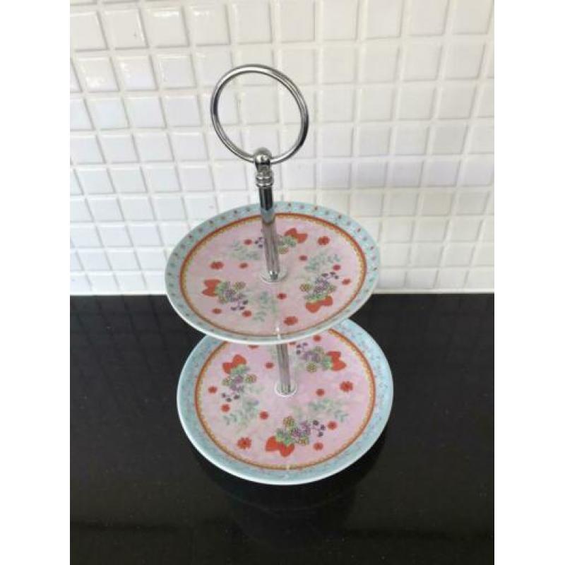 Twee etagères te koop
