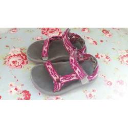 Teva meisjes sandalen maat 24-25