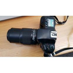 Analoge Nikon spiegelrefelexcamera F70