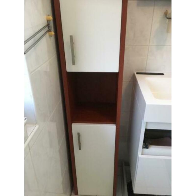 Twee leuke badkamer kasten