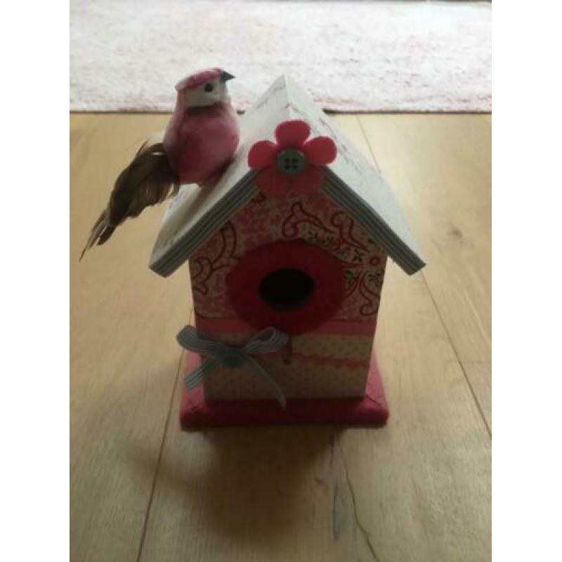 Vrolijk lampje en accessoires van Moepa voor meisjeskamer!