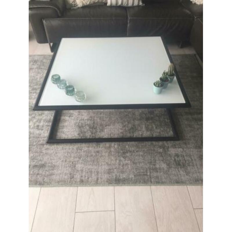 Melkglas salon tafel(Montel)