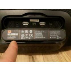 jbl boombox incl bon en doos