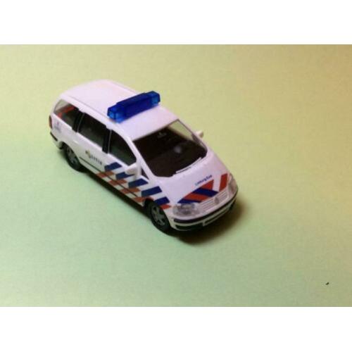 Politie 1:87 VW Sharan Limburg zuid van AWM