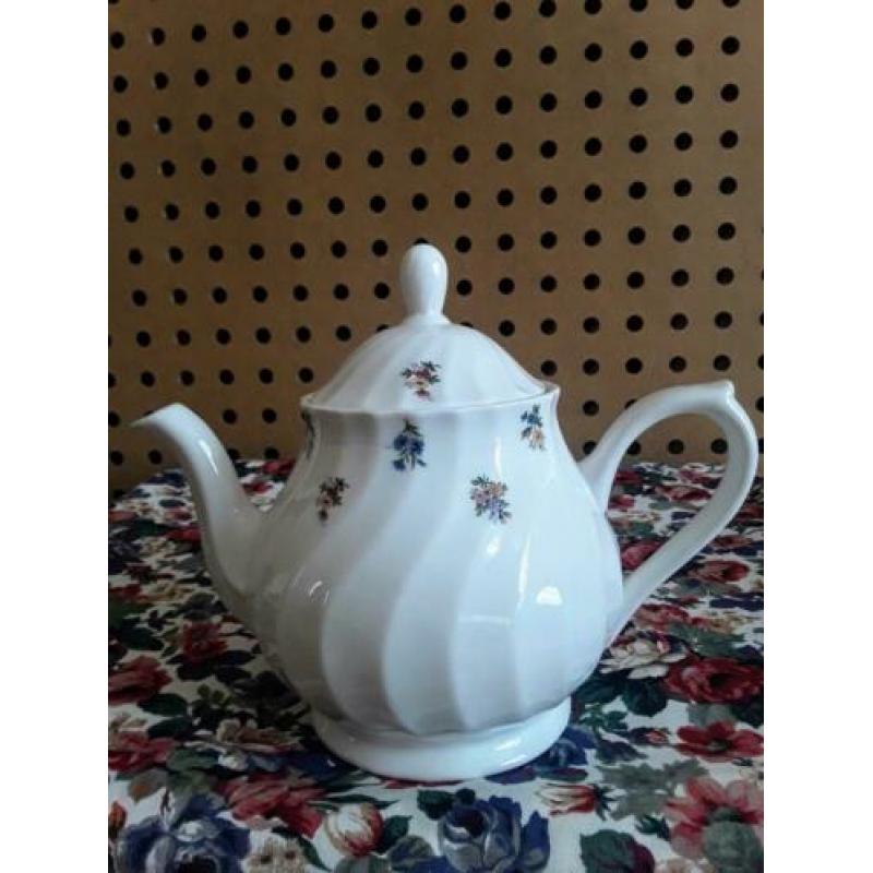 Tara fine Bone China servies.