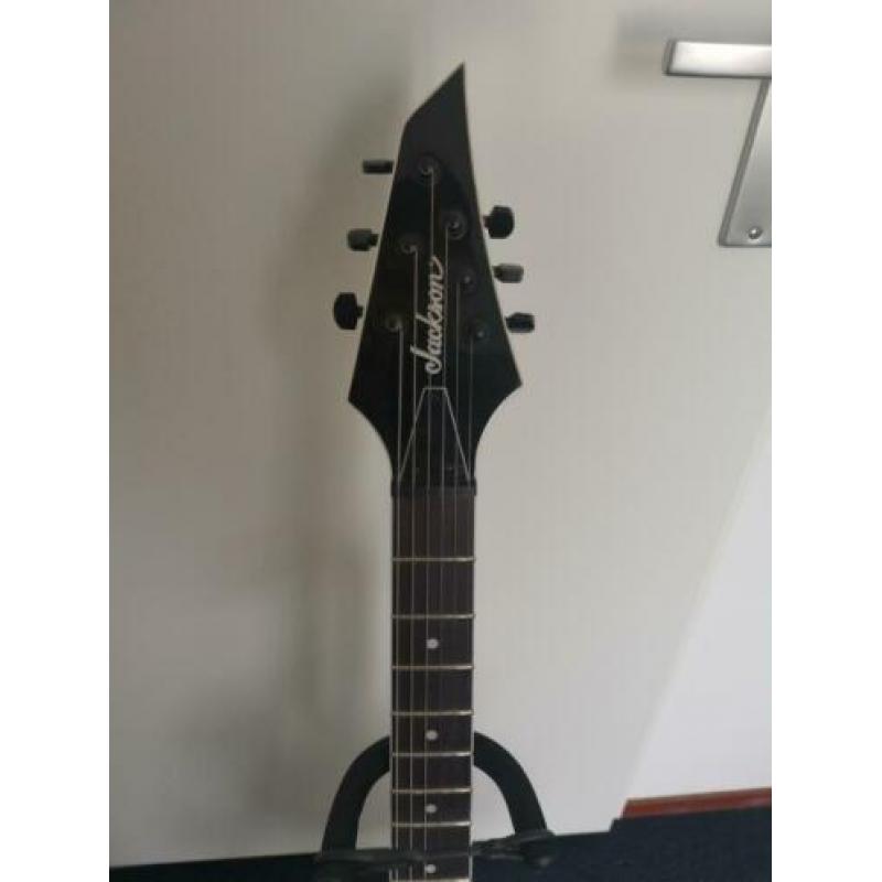 Jackson JS22 SC Monarkh Snow White evt met versterker