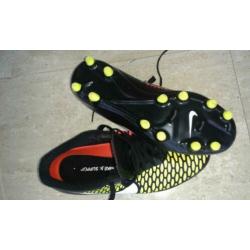 NIKE JR. support - VOETBALSCHOENEN