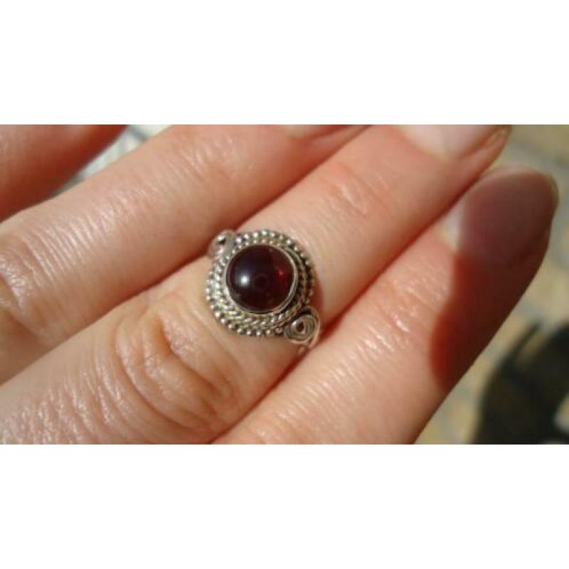 925 zilver / zilveren ring met granaat maat 15,5 - Vanoli