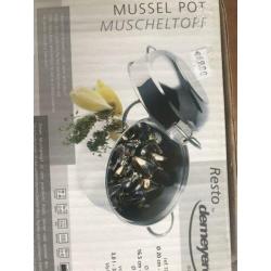 mosselpan van Demeyere RVS 20 cm/ 3,0 L