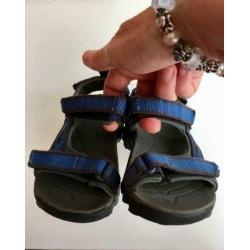 Teva kindersandalen blauw, prima conditie- Maat: 25