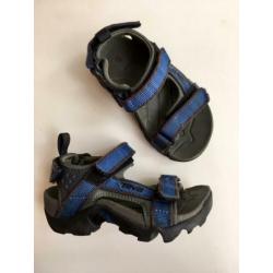 Teva kindersandalen blauw, prima conditie- Maat: 25