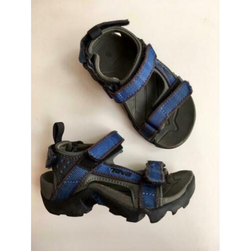 Teva kindersandalen blauw, prima conditie- Maat: 25