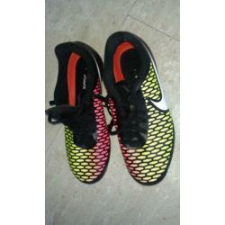 NIKE JR. support - VOETBALSCHOENEN