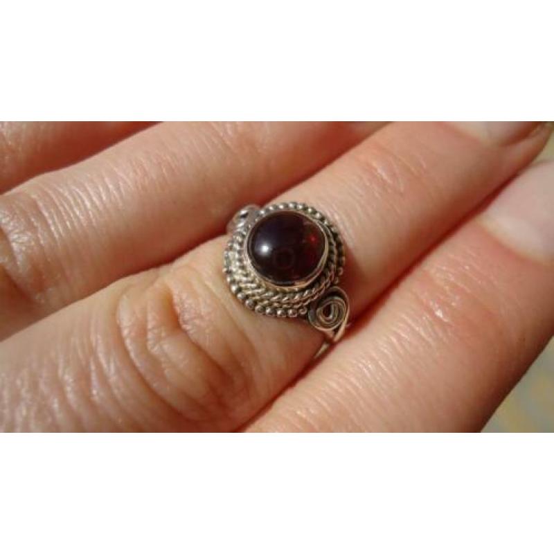 925 zilver / zilveren ring met granaat maat 15,5 - Vanoli