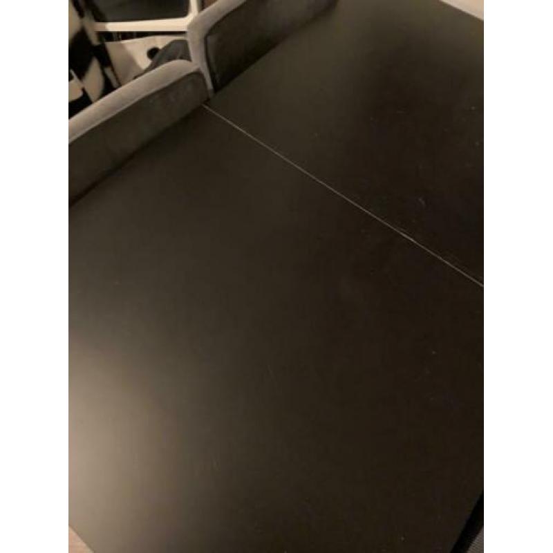 Uitschuifbare Ikea zwarte eettafel