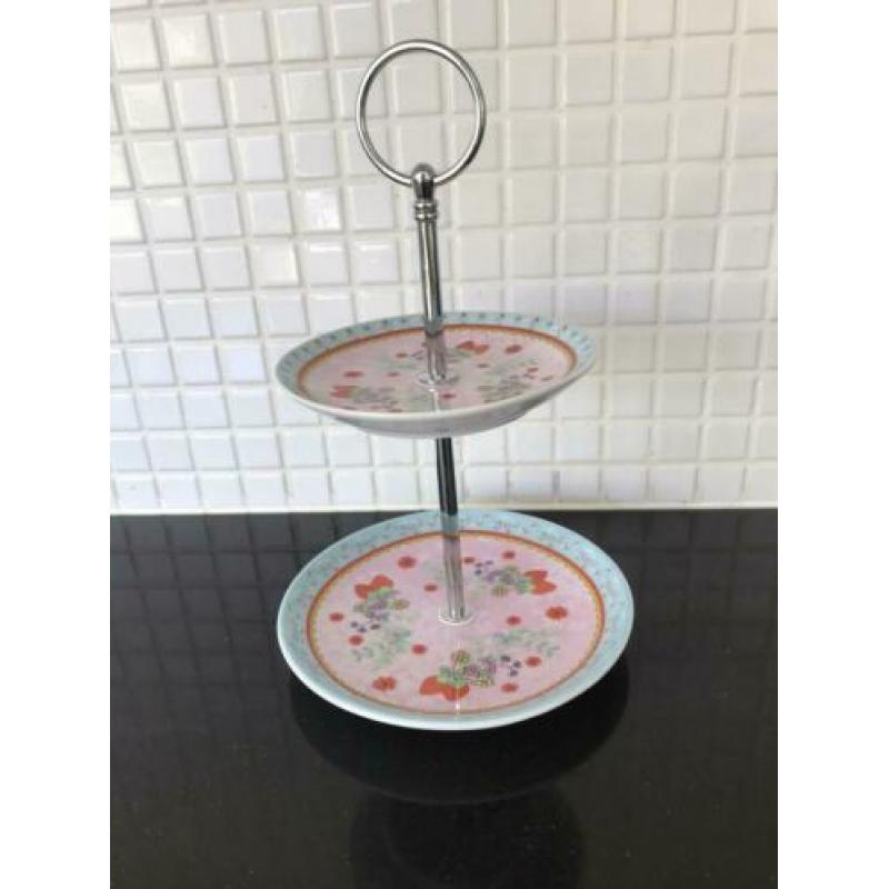 Twee etagères te koop