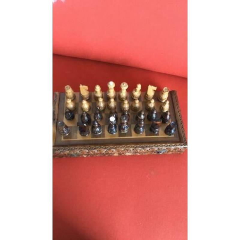 Te koop antiek schaakspel
