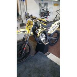 X-Moto's Dirtbike 250cc ~ Koop of sloop