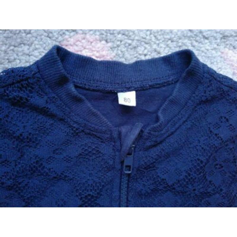 Vest vestje blauw met kant mt 80 ZGAN