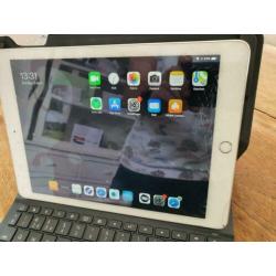 iPad Air 2 64GB wit met Logitech folio keyboard