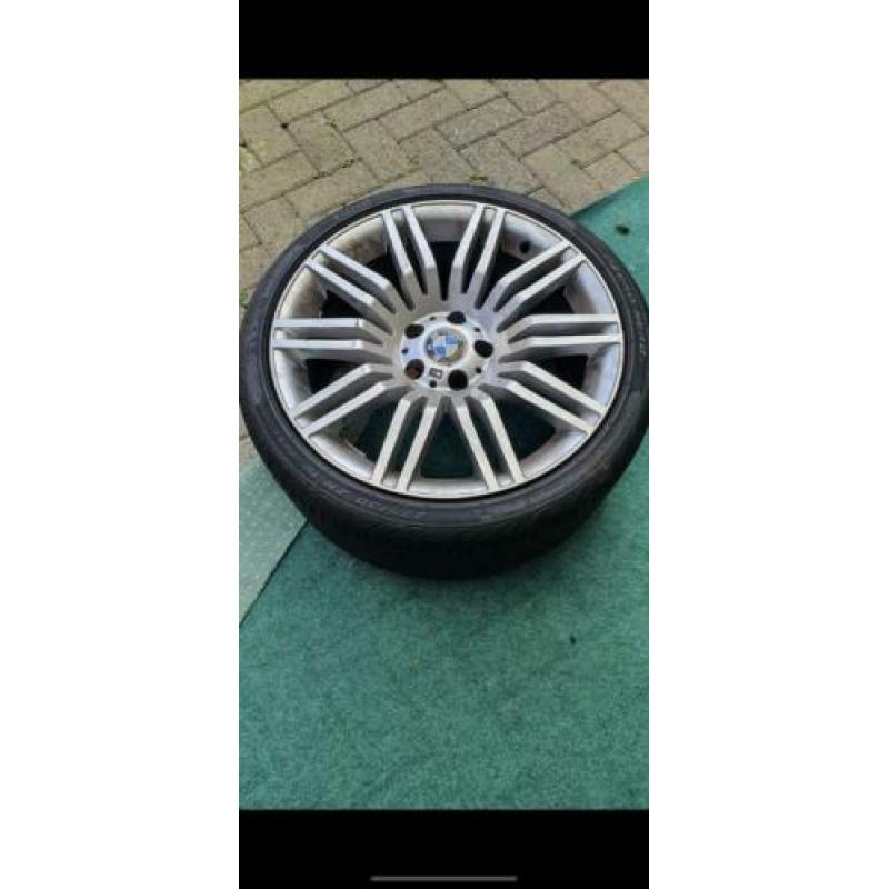 Banden plus velgen 19inch PIRELLI P-zero BMW