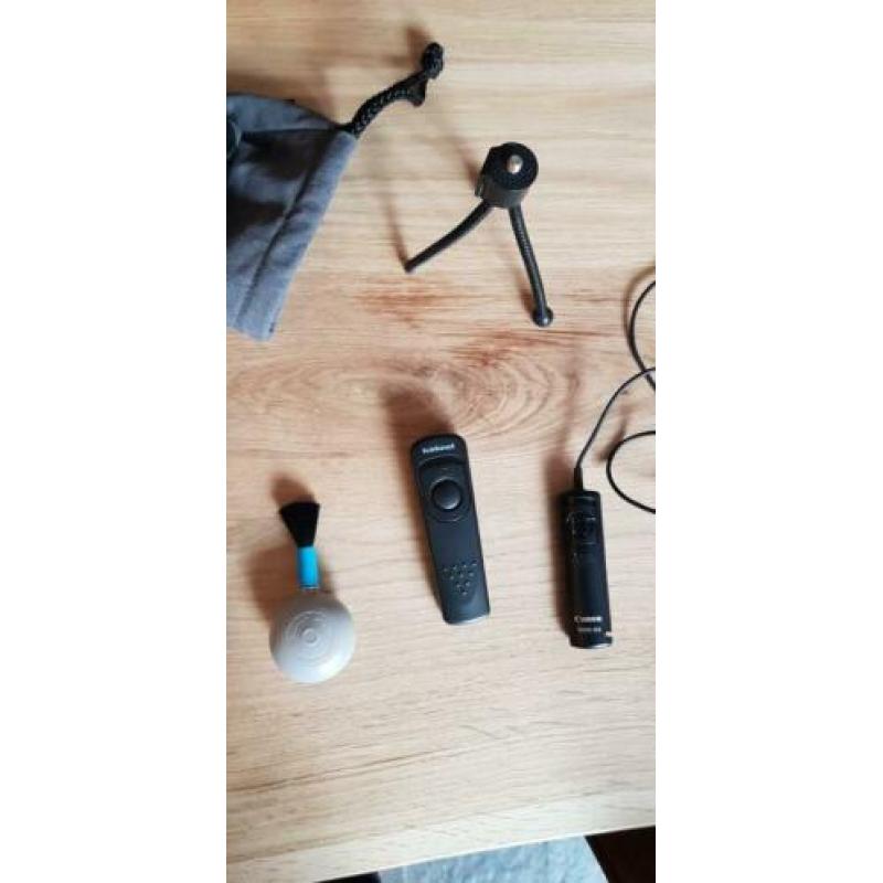 Restje fotografie spullen ( blinddoppen,uv filter, pouch) ca