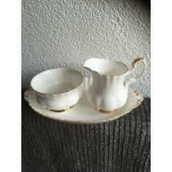 Royal Albert roomsetje /melk en suiker set