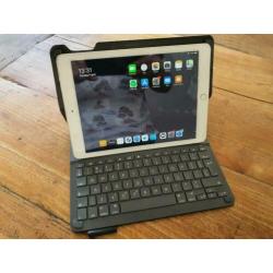 iPad Air 2 64GB wit met Logitech folio keyboard
