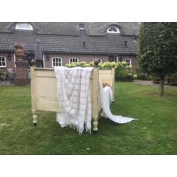 FRANSE BROCANTE KAJUITBEDDEN. Diverse modellen.