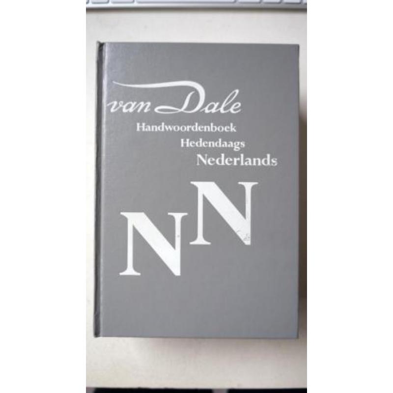 Dikke van Dale. Handwoordenboek.