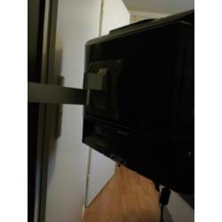 Kleine tv met ingebouwde dvd, voet en wandsteun