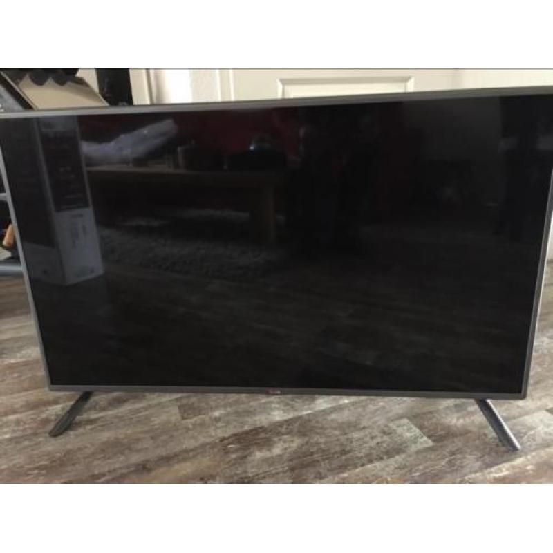 LG Led tv met klein defect 47inch