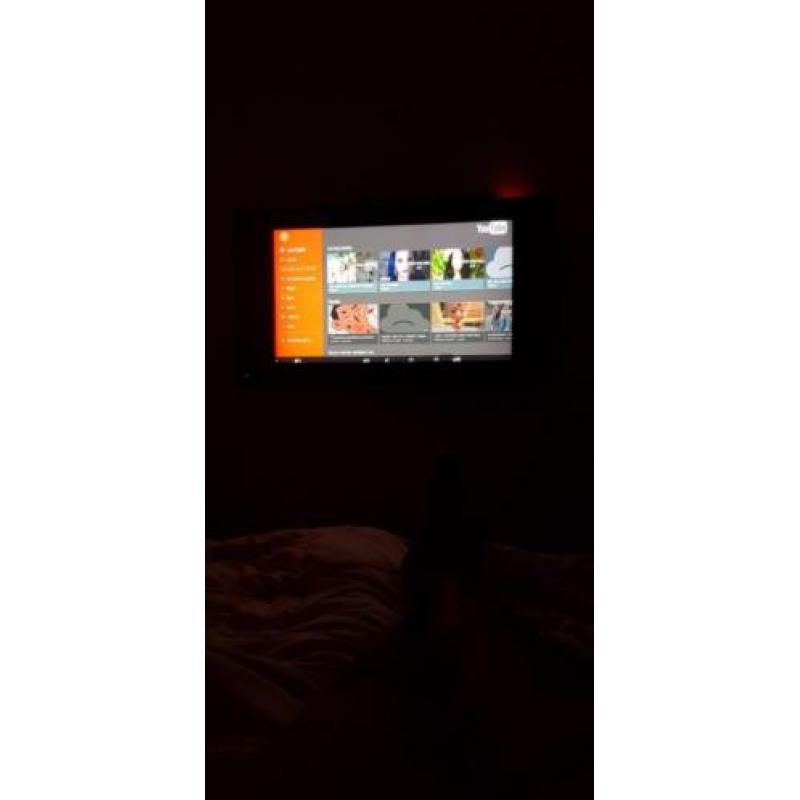Philips tv incl. Vogels ophangsysteem 40 inch!!!