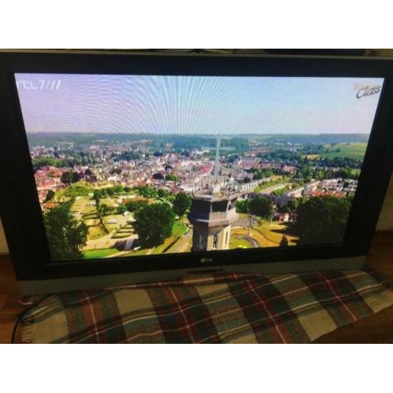 LG Plasma tv 42 INCH .!