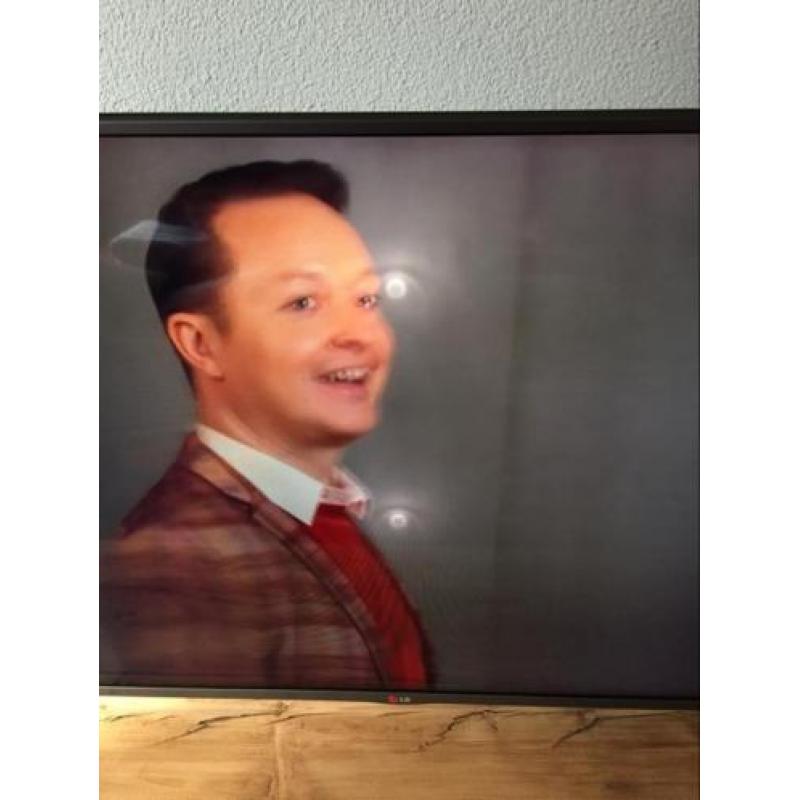 LG Led tv met klein defect 47inch