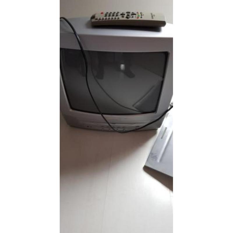 Grundig TV met muurstandaard