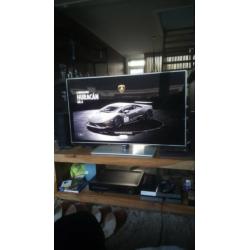 Samsung 40 inch smart tv (UE40F7000)